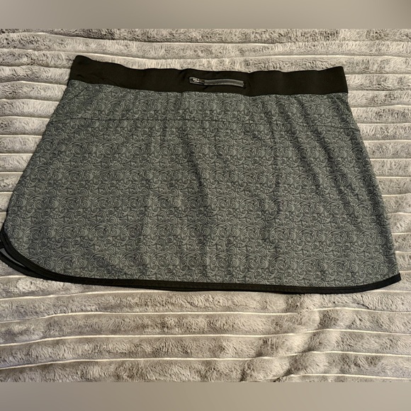 XL REI Athleisure Skort, black and grey - Picture 3 of 7